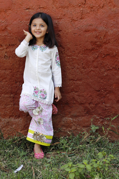 Pink butta white kurta set